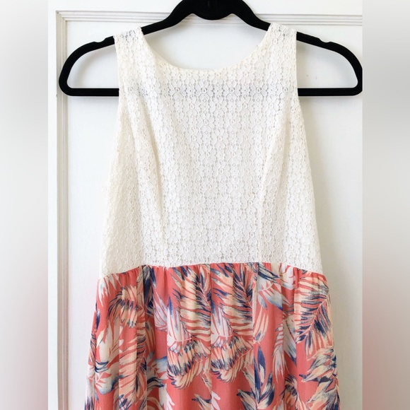Tropical print high-low dress with lace bodice - Picture 2 of 6